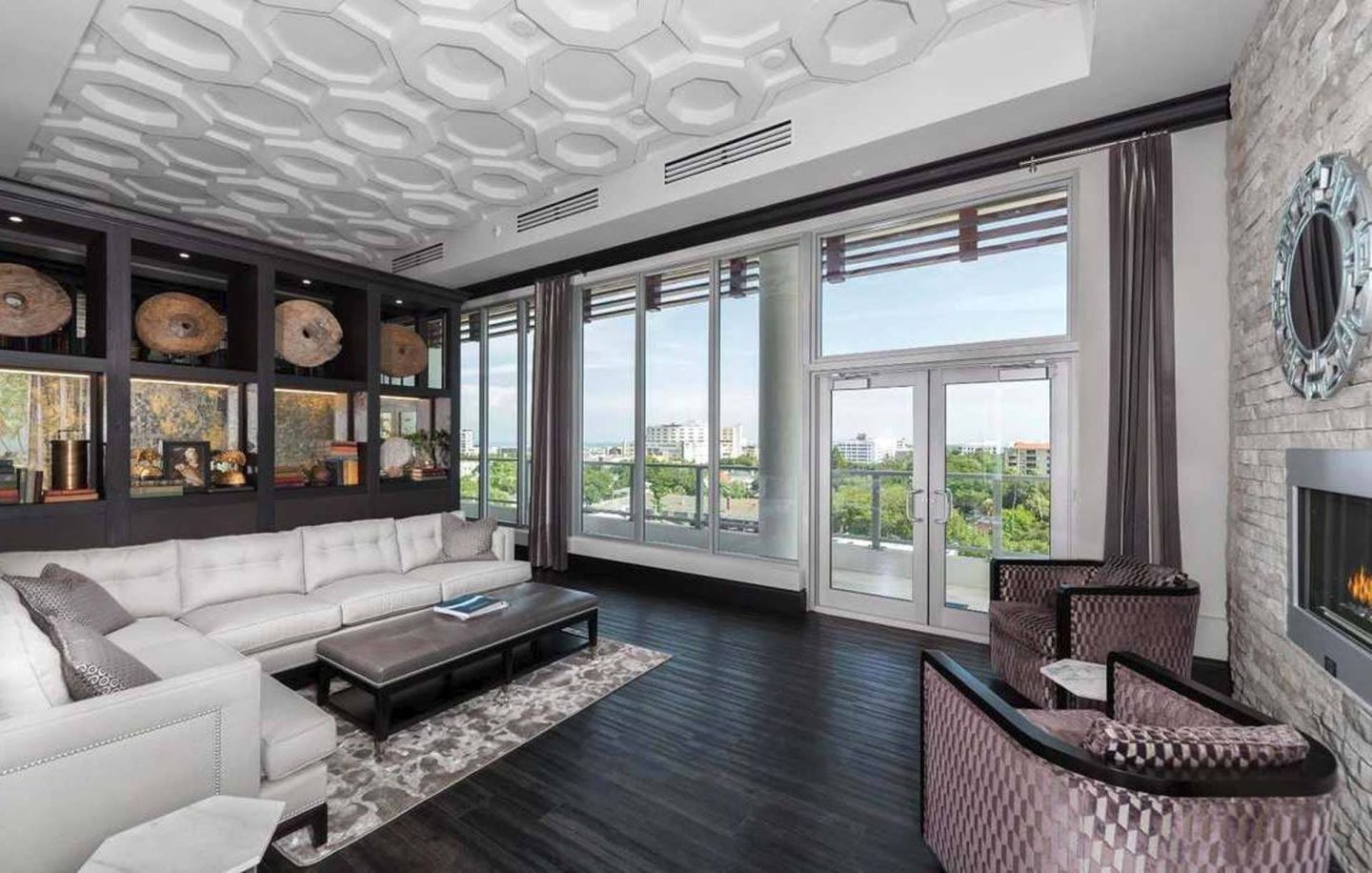 A lounge at Windsor Central Arts in St. Petersburg, 33701