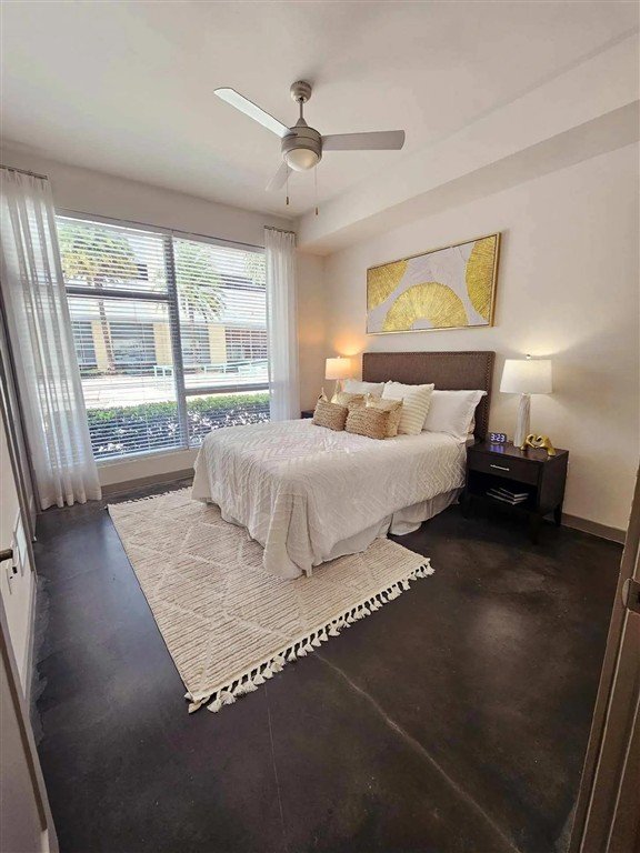 A bedroom at Windsor Central Arts in St. Petersburg, 33701