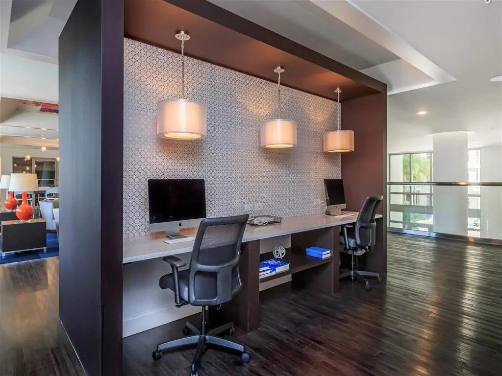 A lounge work area at Windsor Central Arts in St. Petersburg, 33701